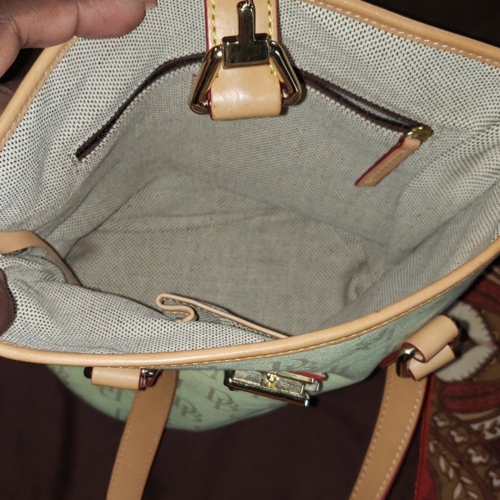 Dooney & bourke set - Picture 5 of 6